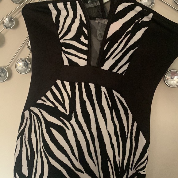 Zebra print, mesh top, mini Dress from Agaci. Size L - Picture 4 of 7